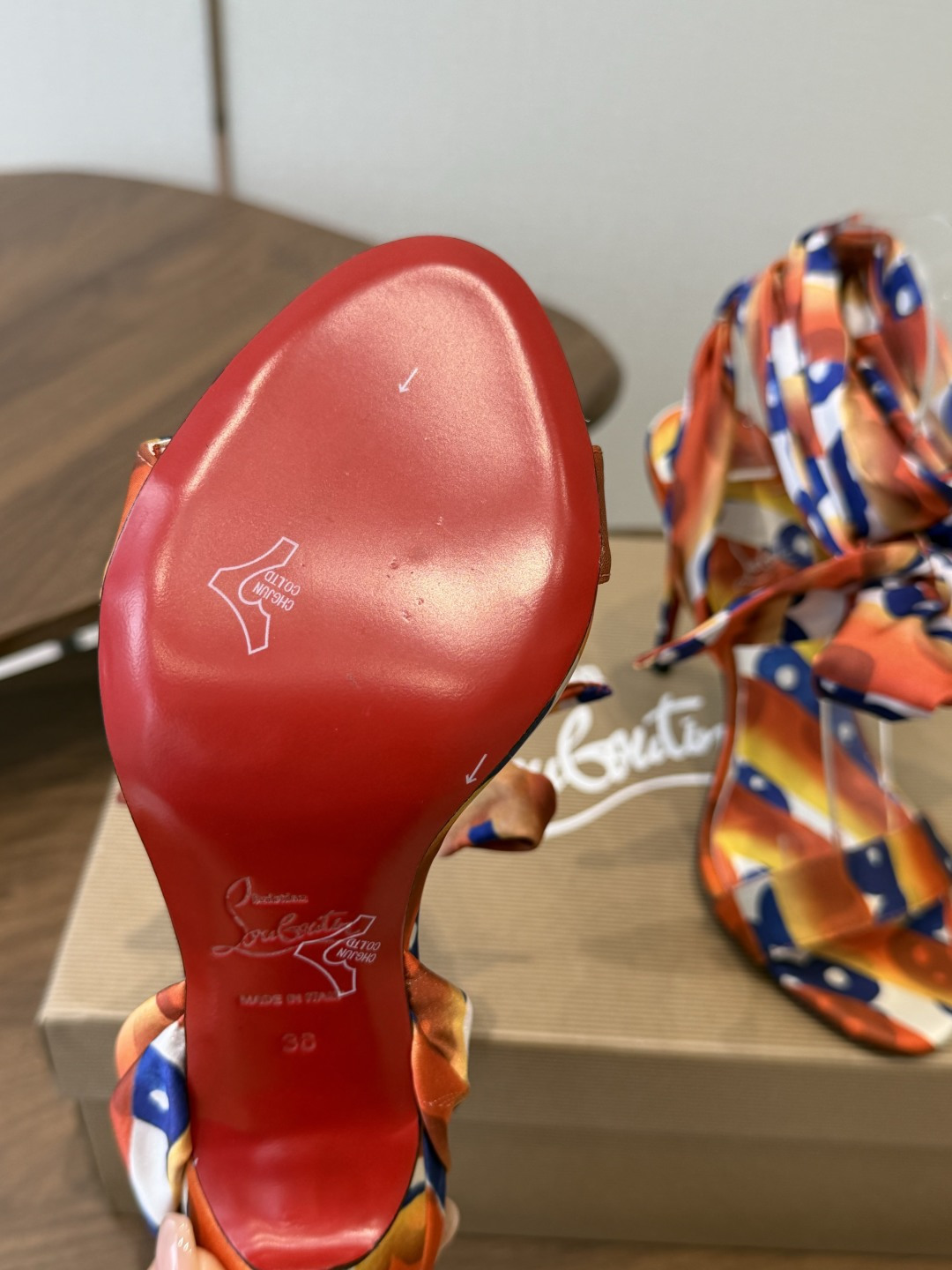 Christian Louboutin 春夏新款时装走秀芭蕾蝴蝶结高跟单鞋 CL红底永远的YYDS 𝐶ℎ Christian Louboutin 春夏新款时装走秀芭蕾蝴蝶结高跟单鞋 CL红底永远的YYDS 𝐶ℎ