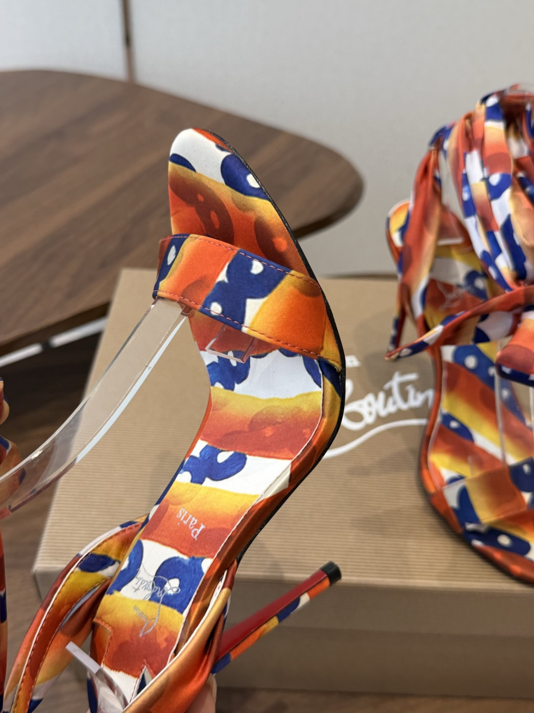 Christian Louboutin 春夏新款时装走秀芭蕾蝴蝶结高跟单鞋 CL红底永远的YYDS 𝐶ℎ Christian Louboutin 春夏新款时装走秀芭蕾蝴蝶结高跟单鞋 CL红底永远的YYDS 𝐶ℎ