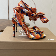 Christian Louboutin 春夏新款时装走秀芭蕾蝴蝶结高跟单鞋 CL红底永远的YYDS 𝐶ℎ Christian Louboutin 春夏新款时装走秀芭蕾蝴蝶结高跟单鞋 CL红底永远的YYDS 𝐶ℎ