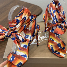 Christian Louboutin 春夏新款时装走秀芭蕾蝴蝶结高跟单鞋 CL红底永远的YYDS 𝐶ℎ Christian Louboutin 春夏新款时装走秀芭蕾蝴蝶结高跟单鞋 CL红底永远的YYDS 𝐶ℎ