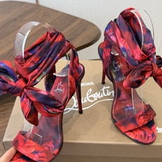 Christian Louboutin 春夏新款时装走秀芭蕾蝴蝶结高跟单鞋 CL红底永远的YYDS 𝐶ℎ Christian Louboutin 春夏新款时装走秀芭蕾蝴蝶结高跟单鞋 CL红底永远的YYDS 𝐶ℎ