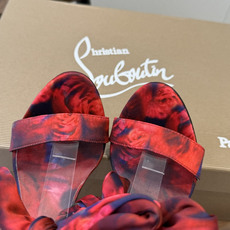 Christian Louboutin 春夏新款时装走秀芭蕾蝴蝶结高跟单鞋 CL红底永远的YYDS 𝐶ℎ Christian Louboutin 春夏新款时装走秀芭蕾蝴蝶结高跟单鞋 CL红底永远的YYDS 𝐶ℎ