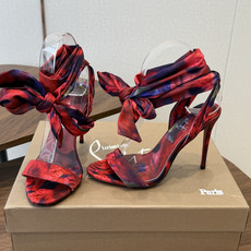 Christian Louboutin 春夏新款时装走秀芭蕾蝴蝶结高跟单鞋 CL红底永远的YYDS 𝐶ℎ Christian Louboutin 春夏新款时装走秀芭蕾蝴蝶结高跟单鞋 CL红底永远的YYDS 𝐶ℎ