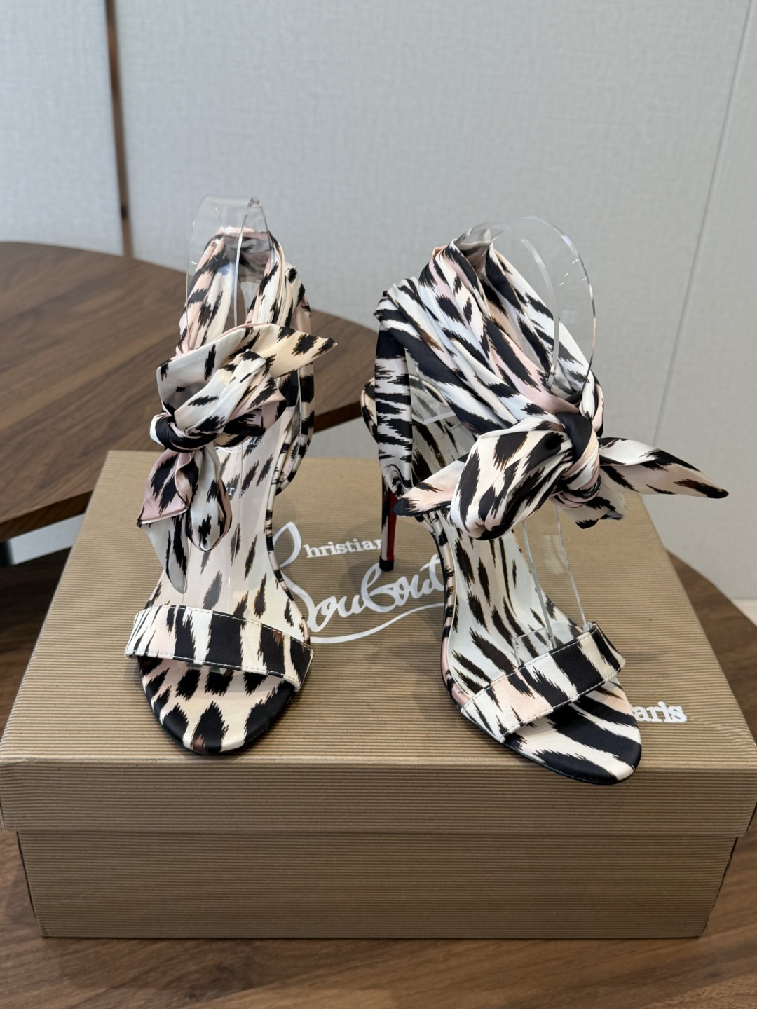 Christian Louboutin 春夏新款时装走秀芭蕾蝴蝶结高跟单鞋 CL红底永远的YYDS 𝐶ℎ
