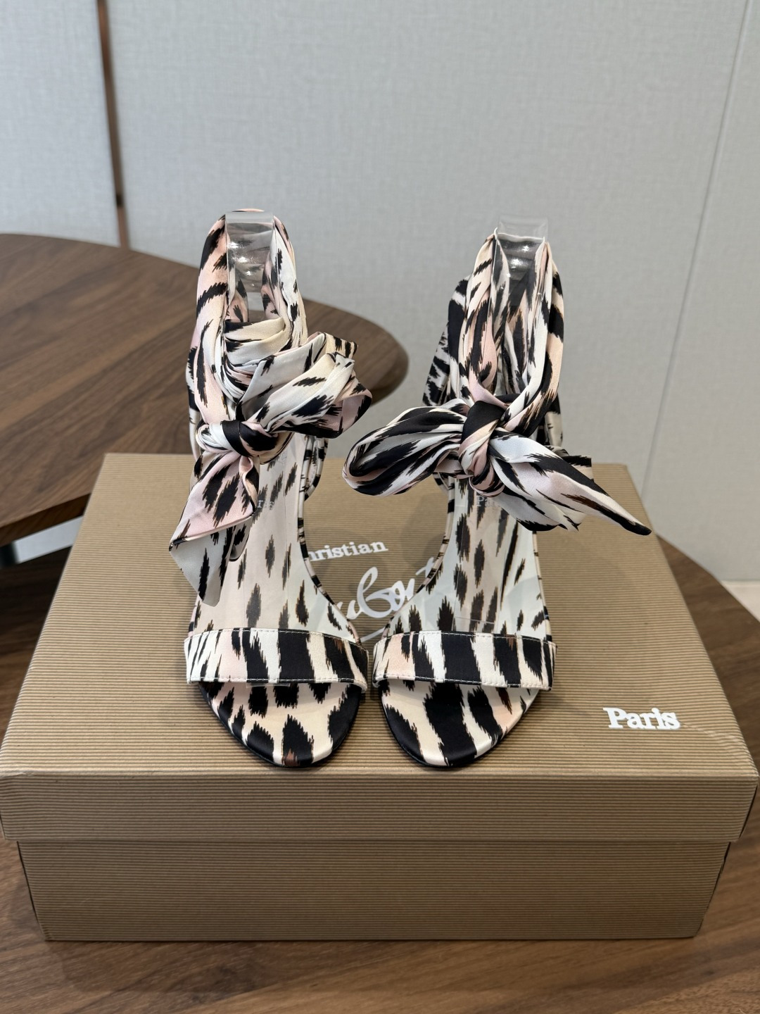 Christian Louboutin 春夏新款时装走秀芭蕾蝴蝶结高跟单鞋 CL红底永远的YYDS 𝐶ℎ