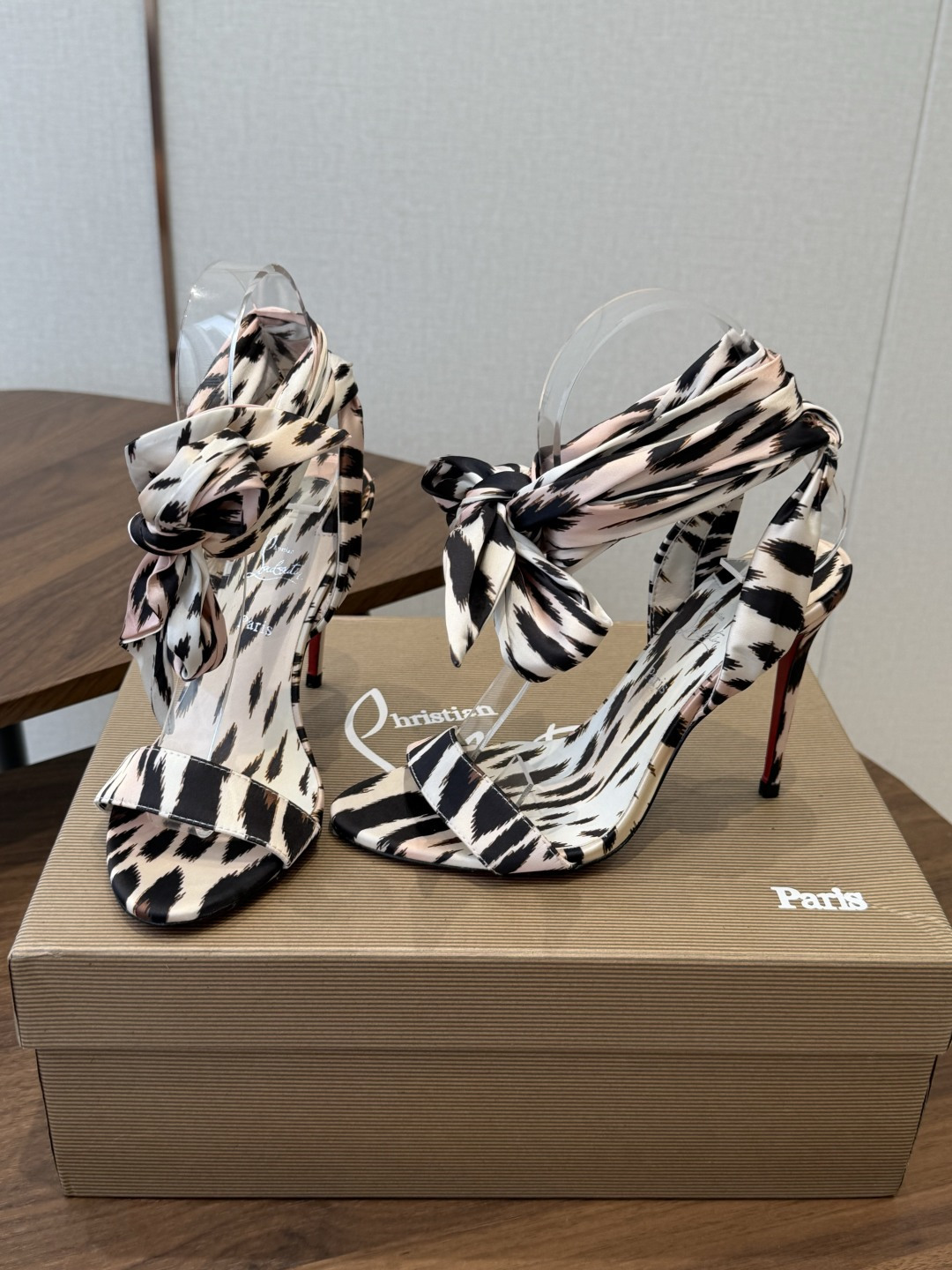 Christian Louboutin 春夏新款时装走秀芭蕾蝴蝶结高跟单鞋 CL红底永远的YYDS 𝐶ℎ