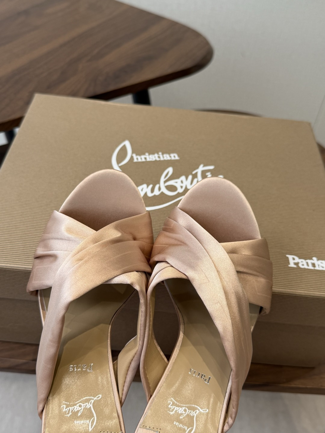 Christian Louboutin 春夏新款时装走秀高跟凉鞋CL红底永远的YYDS 𝐶ℎ𝑟𝑖𝑠𝑡𝑖𝑎