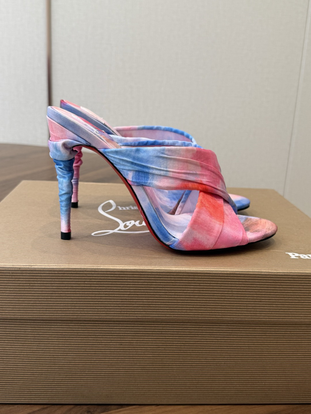 Christian Louboutin 春夏新款时装走秀高跟凉鞋CL红底永远的YYDS 𝐶ℎ𝑟𝑖𝑠𝑡𝑖𝑎 Christian Louboutin 春夏新款时装走秀高跟凉鞋CL红底永远的YYDS 𝐶ℎ𝑟𝑖𝑠𝑡𝑖𝑎