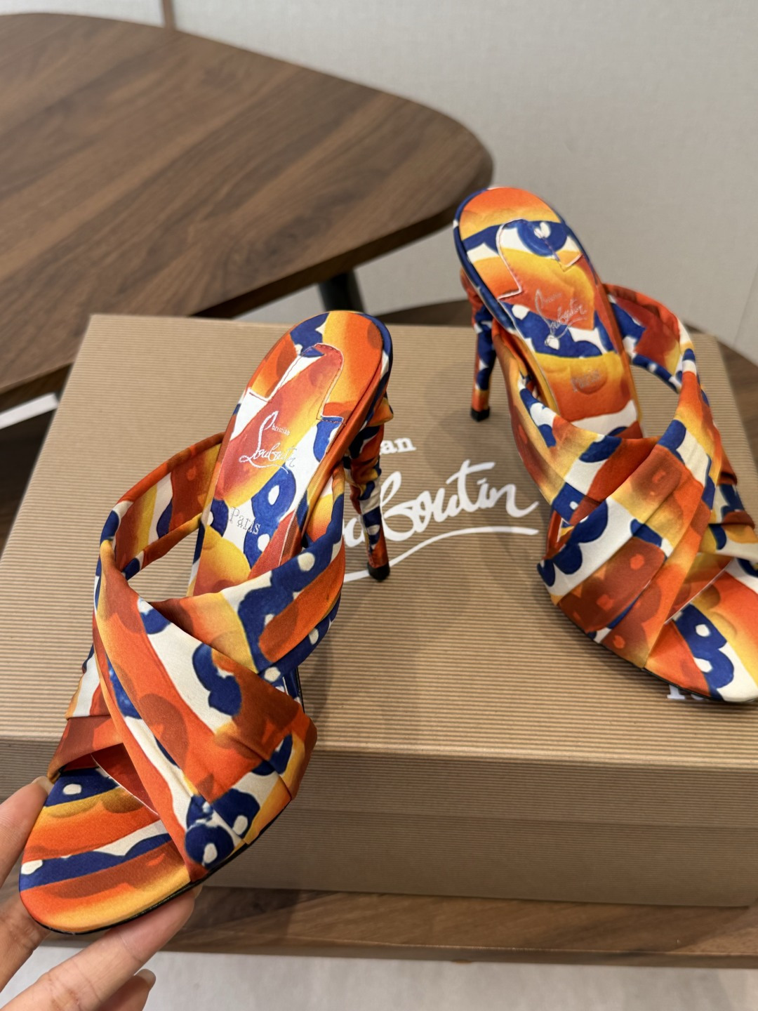 Christian Louboutin 春夏新款时装走秀高跟凉鞋CL红底永远的YYDS 𝐶ℎ𝑟𝑖𝑠𝑡𝑖𝑎