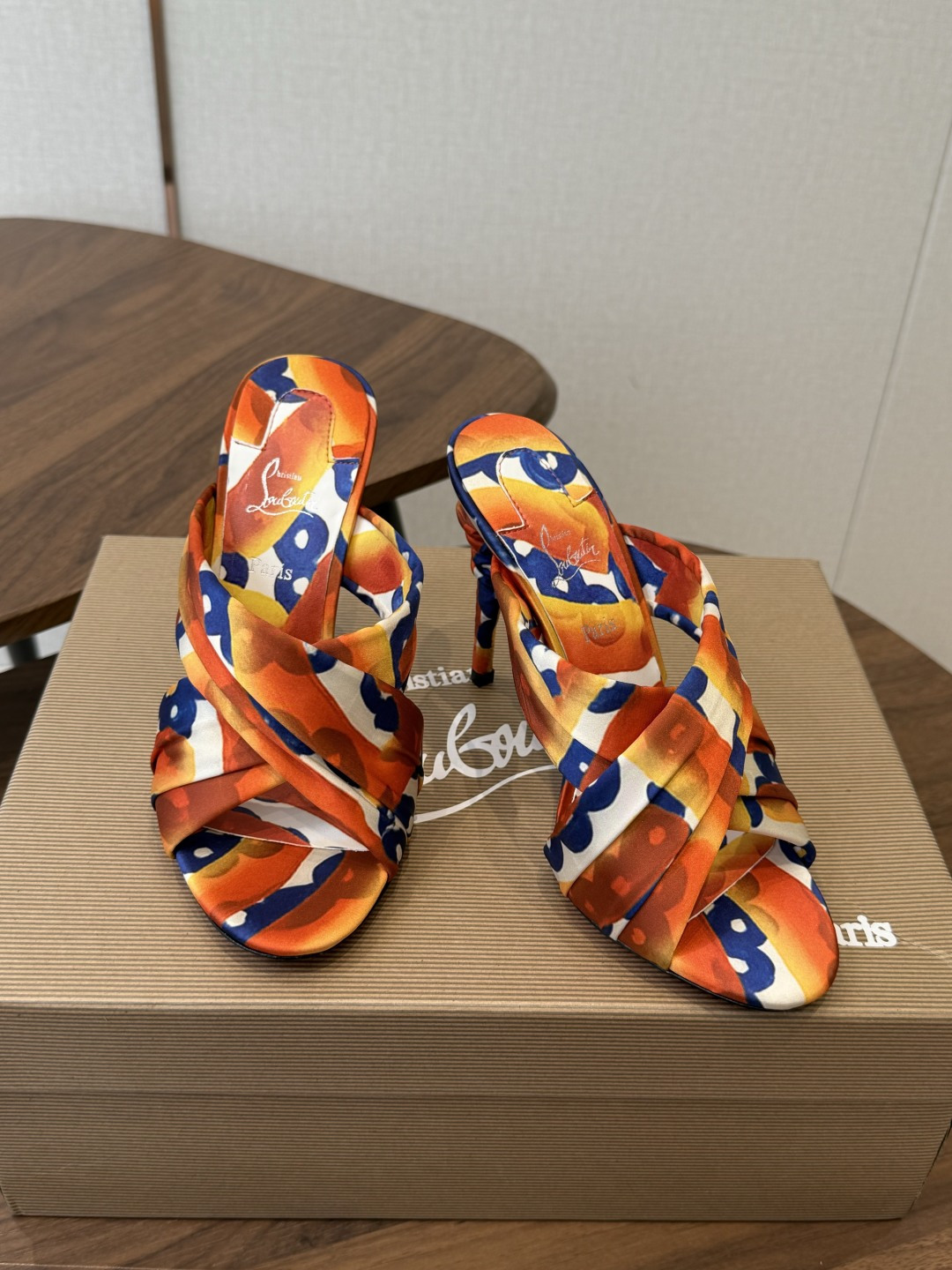 Christian Louboutin 春夏新款时装走秀高跟凉鞋CL红底永远的YYDS 𝐶ℎ𝑟𝑖𝑠𝑡𝑖𝑎