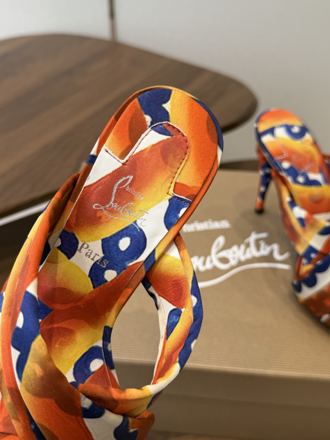Christian Louboutin 春夏新款时装走秀高跟凉鞋CL红底永远的YYDS 𝐶ℎ𝑟𝑖𝑠𝑡𝑖𝑎