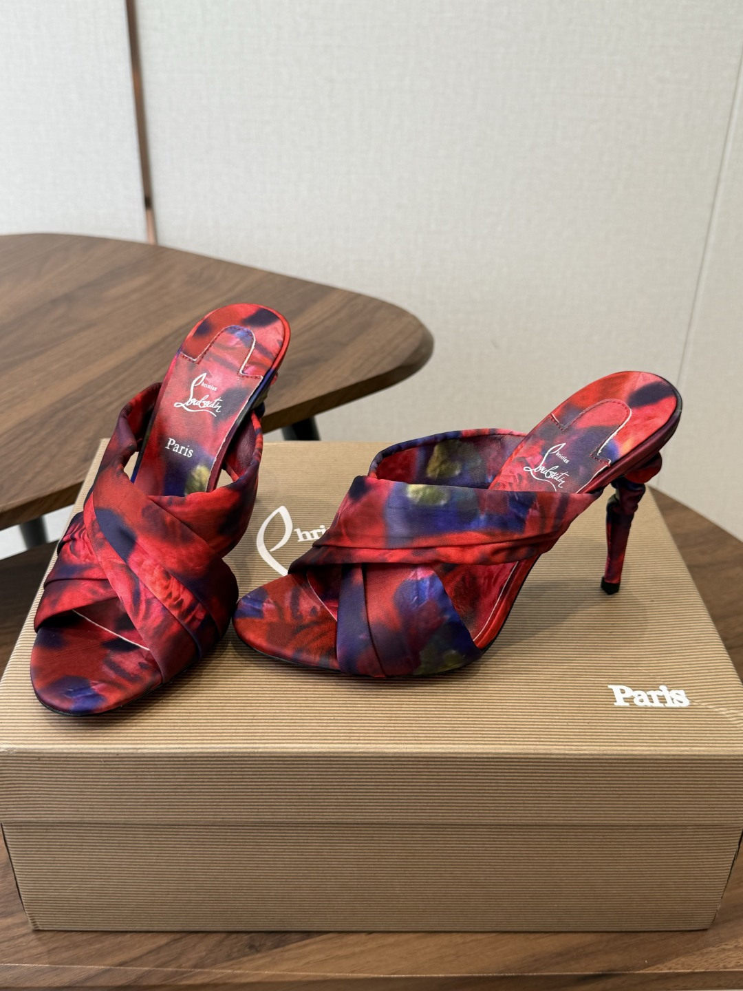 Christian Louboutin 春夏新款时装走秀高跟凉鞋CL红底永远的YYDS 𝐶ℎ𝑟𝑖𝑠𝑡𝑖𝑎 Christian Louboutin 春夏新款时装走秀高跟凉鞋CL红底永远的YYDS 𝐶ℎ𝑟𝑖𝑠𝑡𝑖𝑎