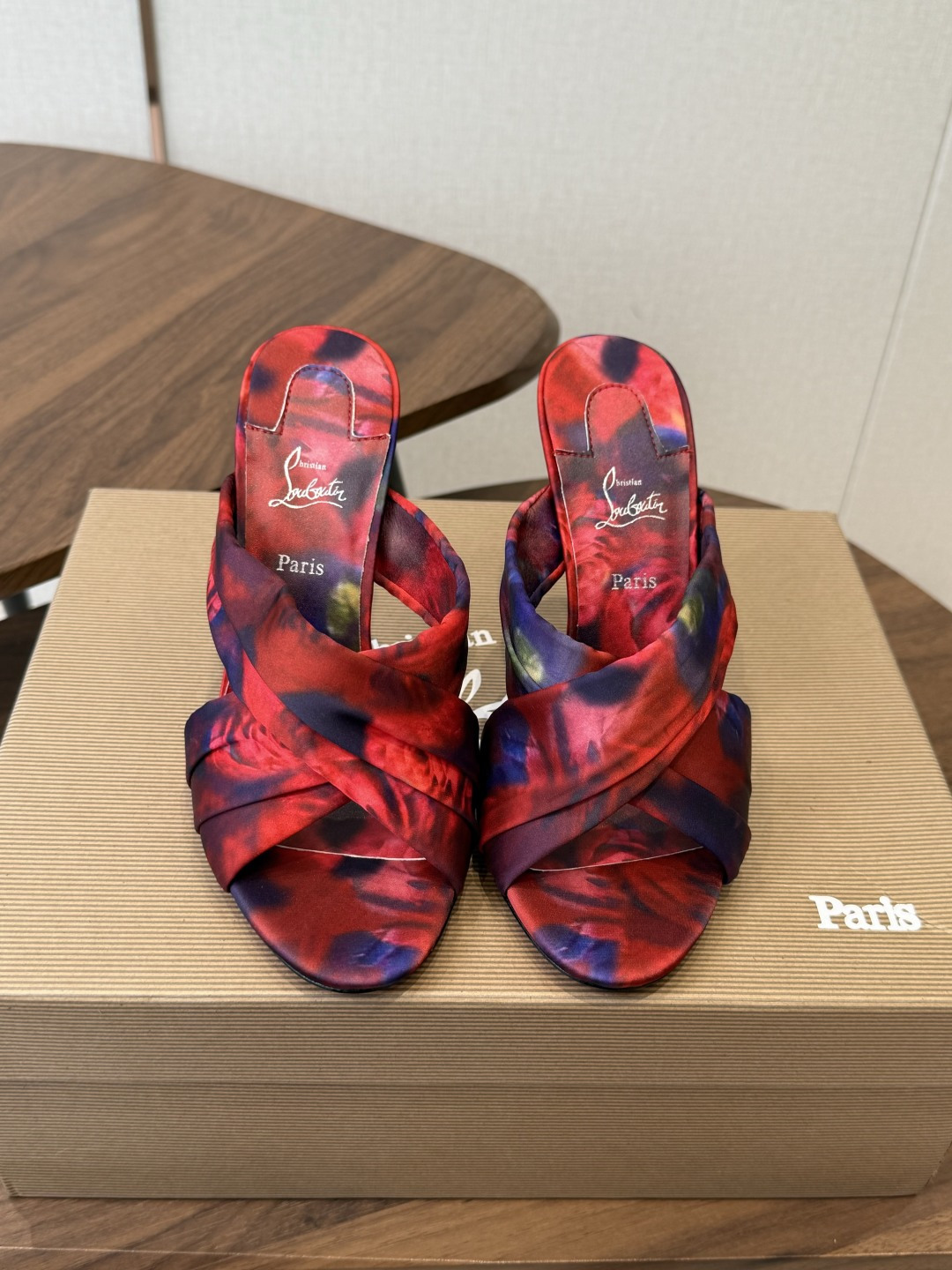 Christian Louboutin 春夏新款时装走秀高跟凉鞋CL红底永远的YYDS 𝐶ℎ𝑟𝑖𝑠𝑡𝑖𝑎