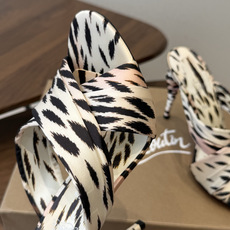 Christian Louboutin 春夏新款时装走秀高跟凉鞋CL红底永远的YYDS 𝐶ℎ𝑟𝑖𝑠𝑡𝑖𝑎 Christian Louboutin 春夏新款时装走秀高跟凉鞋CL红底永远的YYDS 𝐶ℎ𝑟𝑖𝑠𝑡𝑖𝑎