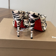 Christian Louboutin 春夏新款时装走秀高跟凉鞋CL红底永远的YYDS 𝐶ℎ𝑟𝑖𝑠𝑡𝑖𝑎 Christian Louboutin 春夏新款时装走秀高跟凉鞋CL红底永远的YYDS 𝐶ℎ𝑟𝑖𝑠𝑡𝑖𝑎