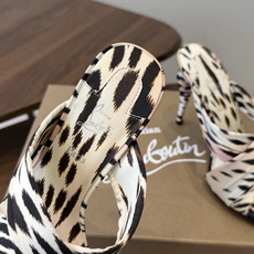 Christian Louboutin 春夏新款时装走秀高跟凉鞋CL红底永远的YYDS 𝐶ℎ𝑟𝑖𝑠𝑡𝑖𝑎 Christian Louboutin 春夏新款时装走秀高跟凉鞋CL红底永远的YYDS 𝐶ℎ𝑟𝑖𝑠𝑡𝑖𝑎