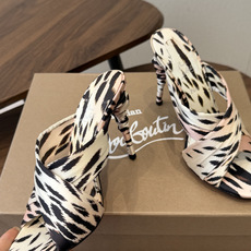 Christian Louboutin 春夏新款时装走秀高跟凉鞋CL红底永远的YYDS 𝐶ℎ𝑟𝑖𝑠𝑡𝑖𝑎 Christian Louboutin 春夏新款时装走秀高跟凉鞋CL红底永远的YYDS 𝐶ℎ𝑟𝑖𝑠𝑡𝑖𝑎