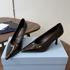 PRADA/普拉达 26ss 春夏新款细跟 单鞋 简单的设计大概就是它最让人喜欢的点 不是烂大街的那种 PRADA/普拉达 26ss 春夏新款细跟 单鞋 简单的设计大概就是它最让人喜欢的点 不是烂大街的那种