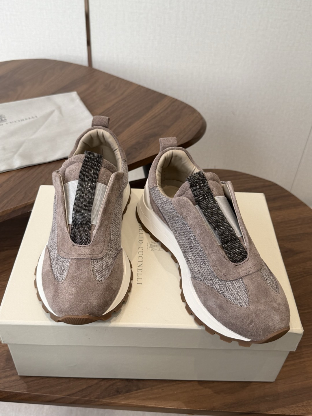 Brunello Cucinelli 26ss最新 Bc 休闲鞋 鞋面进口麂皮/进口牛皮 内里进口羊皮 Brunello Cucinelli 26ss最新 Bc 休闲鞋 鞋面进口麂皮/进口牛皮 内里进口羊皮