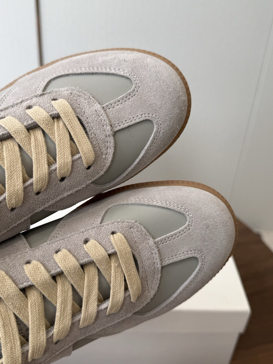 MaisonMargiela MM6 马吉拉 26新色 情侣款 德训鞋 休闲 运动鞋原版购入开发 做货 MaisonMargiela MM6 马吉拉 26新色 情侣款 德训鞋 休闲 运动鞋原版购入开发 做货