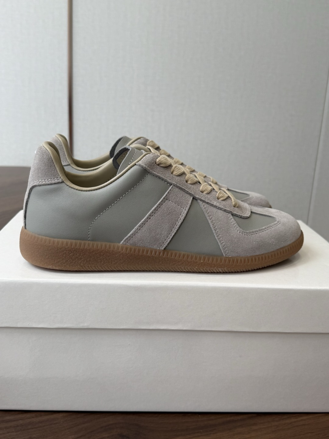 MaisonMargiela MM6 马吉拉 26新色 情侣款 德训鞋 休闲 运动鞋原版购入开发 做货 MaisonMargiela MM6 马吉拉 26新色 情侣款 德训鞋 休闲 运动鞋原版购入开发 做货
