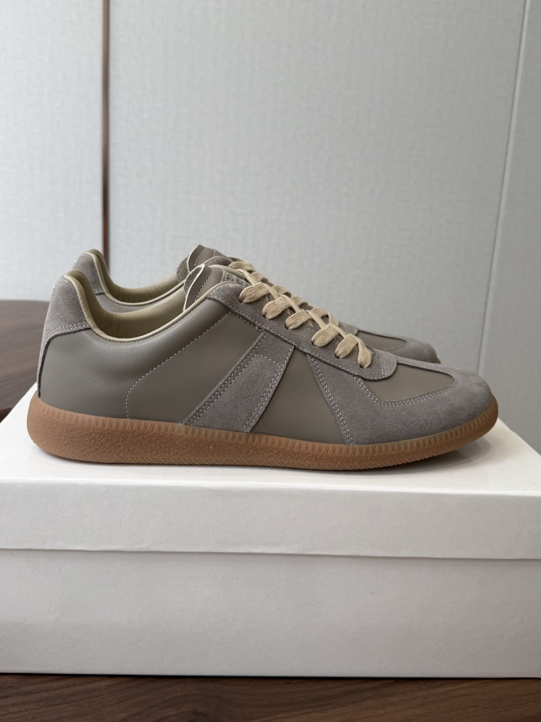 MaisonMargiela MM6 马吉拉 26新色 情侣款 德训鞋 休闲 运动鞋原版购入开发 做货 MaisonMargiela MM6 马吉拉 26新色 情侣款 德训鞋 休闲 运动鞋原版购入开发 做货