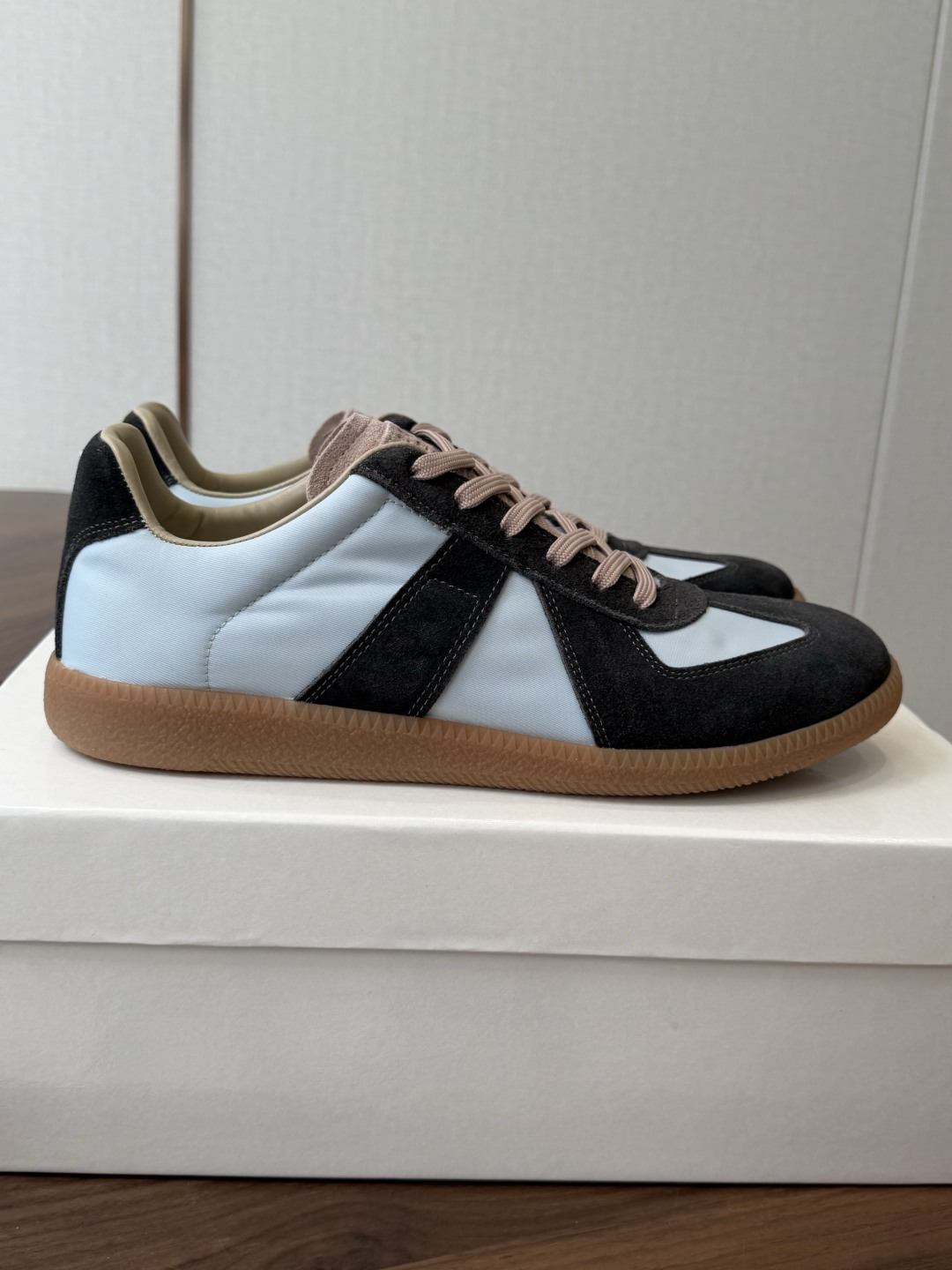 MaisonMargiela MM6 马吉拉 26新色 情侣款 德训鞋 休闲 运动鞋原版购入开发 做货 MaisonMargiela MM6 马吉拉 26新色 情侣款 德训鞋 休闲 运动鞋原版购入开发 做货