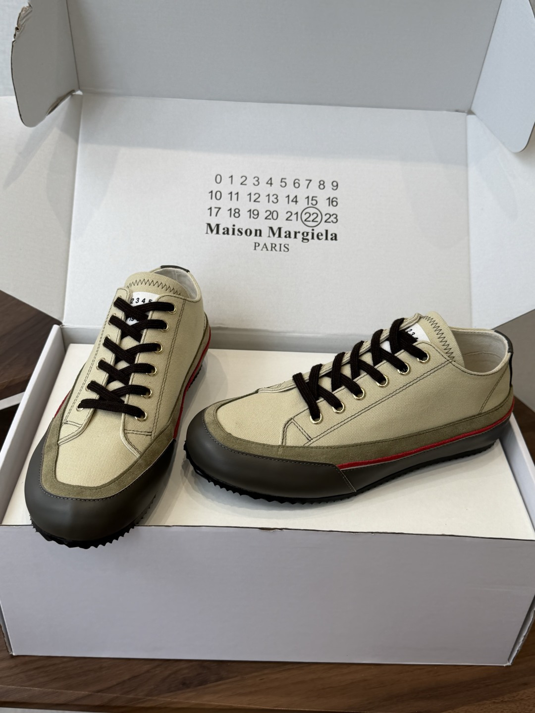 MaisonMargiela MM6 马吉拉  做旧厚底 德训鞋 休闲 运动鞋这一款德国训练鞋延续了经典