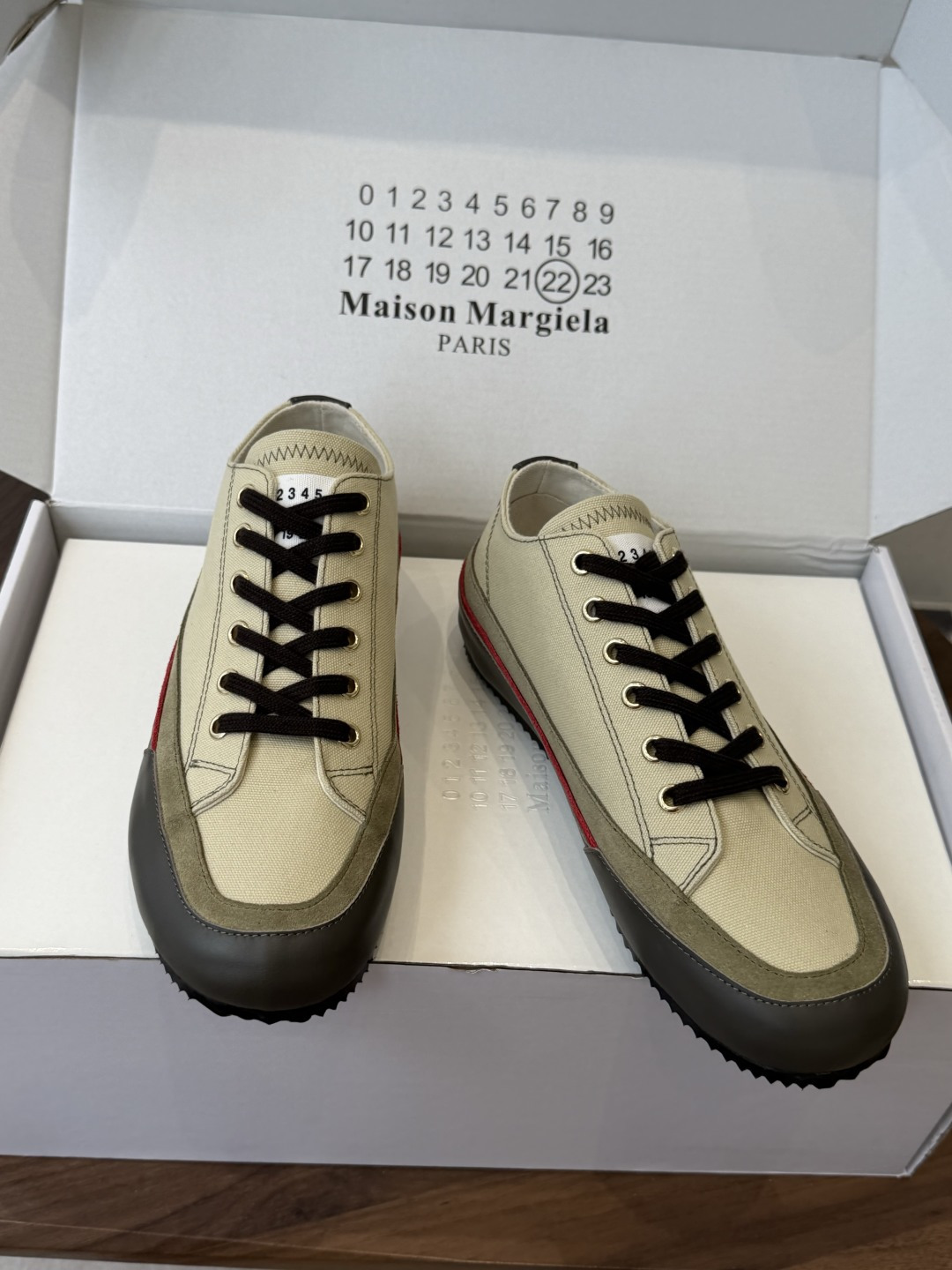 MaisonMargiela MM6 马吉拉  做旧厚底 德训鞋 休闲 运动鞋这一款德国训练鞋延续了经典