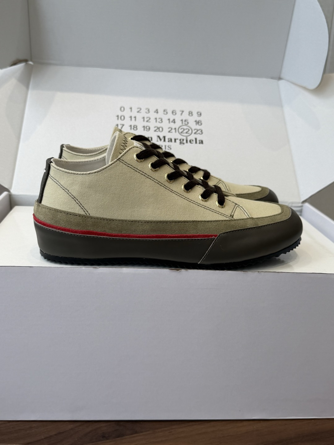 MaisonMargiela MM6 马吉拉  做旧厚底 德训鞋 休闲 运动鞋这一款德国训练鞋延续了经典