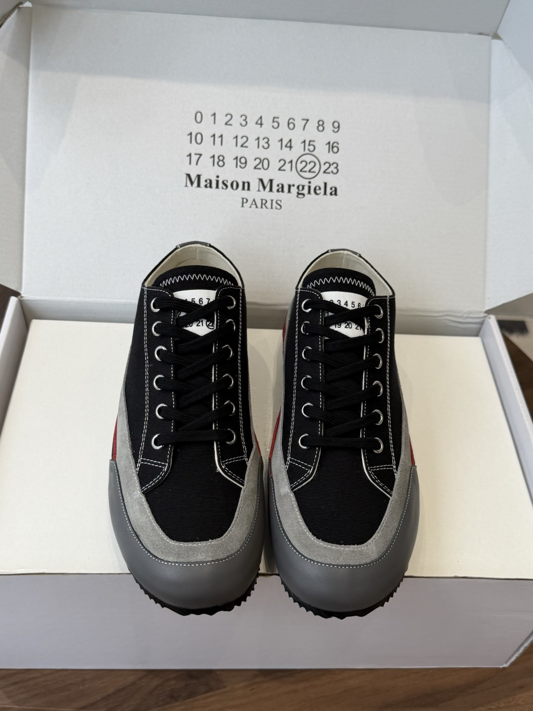 MaisonMargiela MM6 马吉拉  做旧厚底 德训鞋 休闲 运动鞋这一款德国训练鞋延续了经典