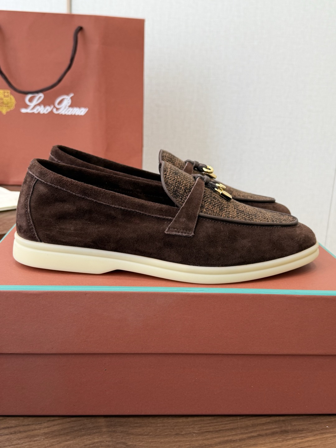 Loro Piana 诺悠翩雅吊坠款乐福鞋 loro Piana 神仙颜值,色系完美!!封神了!!!毫 Loro Piana 诺悠翩雅吊坠款乐福鞋 loro Piana 神仙颜值,色系完美!!封神了!!!毫