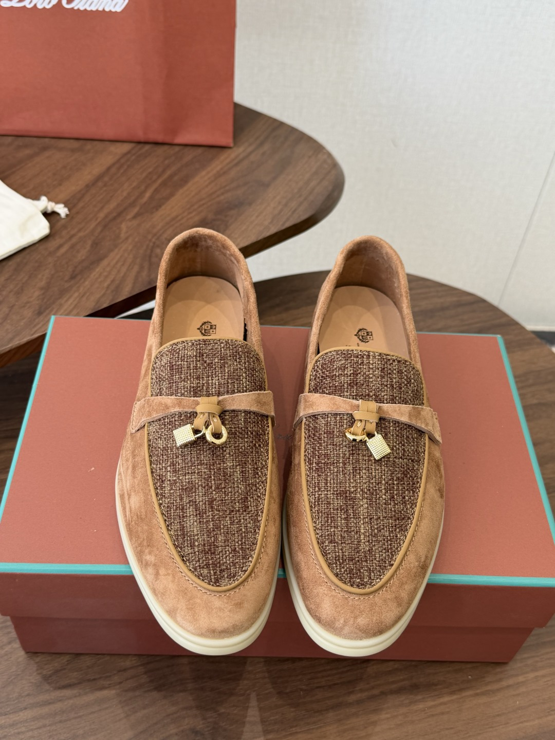 Loro Piana 诺悠翩雅吊坠款乐福鞋  loro Piana 神仙颜值，色系完美！！封神了！！！毫