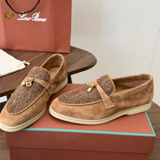 Loro Piana 诺悠翩雅吊坠款乐福鞋 loro Piana 神仙颜值,色系完美!!封神了!!!毫 Loro Piana 诺悠翩雅吊坠款乐福鞋 loro Piana 神仙颜值,色系完美!!封神了!!!毫