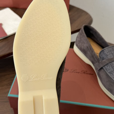 Loro Piana 诺悠翩雅吊坠款乐福鞋 loro Piana 神仙颜值,色系完美!!封神了!!!毫 Loro Piana 诺悠翩雅吊坠款乐福鞋 loro Piana 神仙颜值,色系完美!!封神了!!!毫