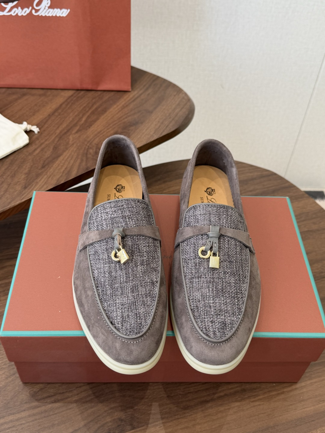 Loro Piana 诺悠翩雅吊坠款乐福鞋  loro Piana 神仙颜值，色系完美！！封神了！！！毫