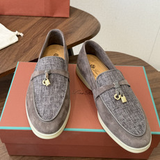 Loro Piana 诺悠翩雅吊坠款乐福鞋 loro Piana 神仙颜值,色系完美!!封神了!!!毫 Loro Piana 诺悠翩雅吊坠款乐福鞋 loro Piana 神仙颜值,色系完美!!封神了!!!毫