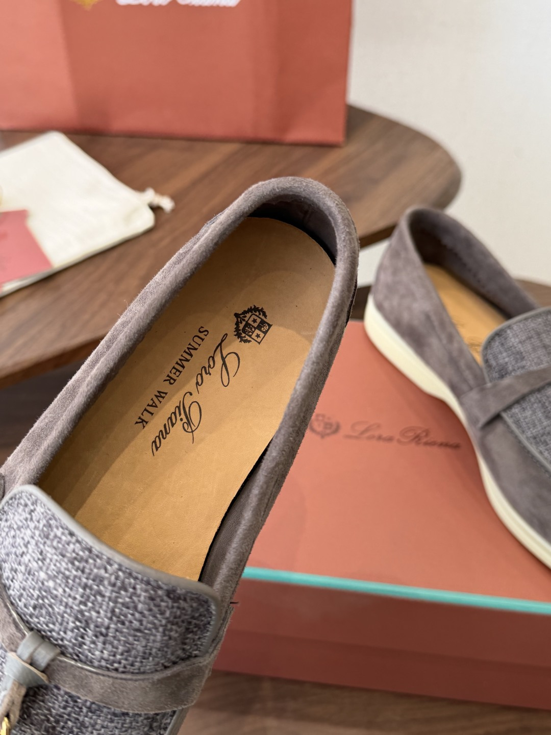 Loro Piana 诺悠翩雅吊坠款乐福鞋 loro Piana 神仙颜值,色系完美!!封神了!!!毫 Loro Piana 诺悠翩雅吊坠款乐福鞋 loro Piana 神仙颜值,色系完美!!封神了!!!毫