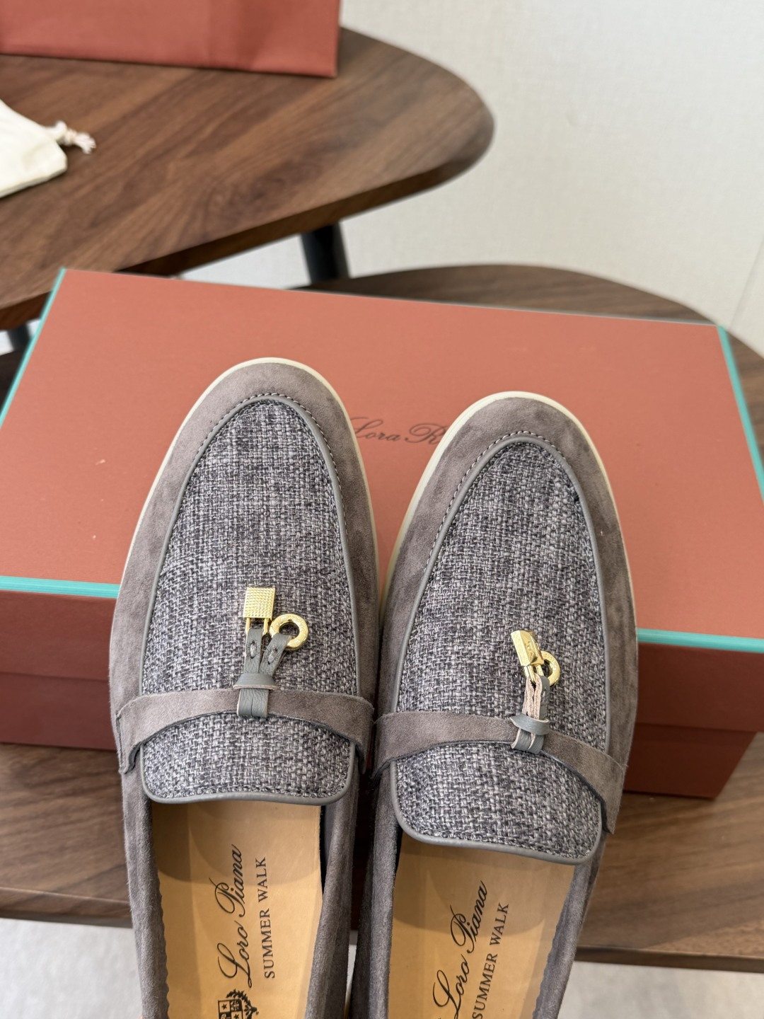 Loro Piana 诺悠翩雅吊坠款乐福鞋 loro Piana 神仙颜值,色系完美!!封神了!!!毫 Loro Piana 诺悠翩雅吊坠款乐福鞋 loro Piana 神仙颜值,色系完美!!封神了!!!毫