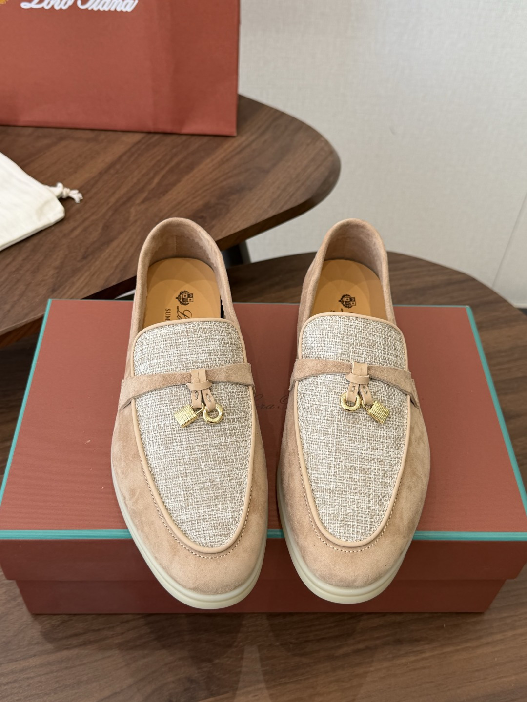 Loro Piana 诺悠翩雅吊坠款乐福鞋  loro Piana 神仙颜值，色系完美！！封神了！！！毫