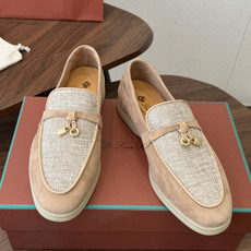 Loro Piana 诺悠翩雅吊坠款乐福鞋 loro Piana 神仙颜值,色系完美!!封神了!!!毫 Loro Piana 诺悠翩雅吊坠款乐福鞋 loro Piana 神仙颜值,色系完美!!封神了!!!毫
