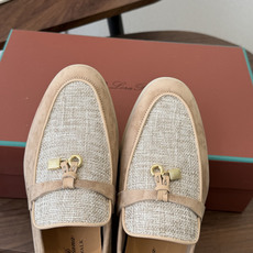 Loro Piana 诺悠翩雅吊坠款乐福鞋 loro Piana 神仙颜值,色系完美!!封神了!!!毫 Loro Piana 诺悠翩雅吊坠款乐福鞋 loro Piana 神仙颜值,色系完美!!封神了!!!毫