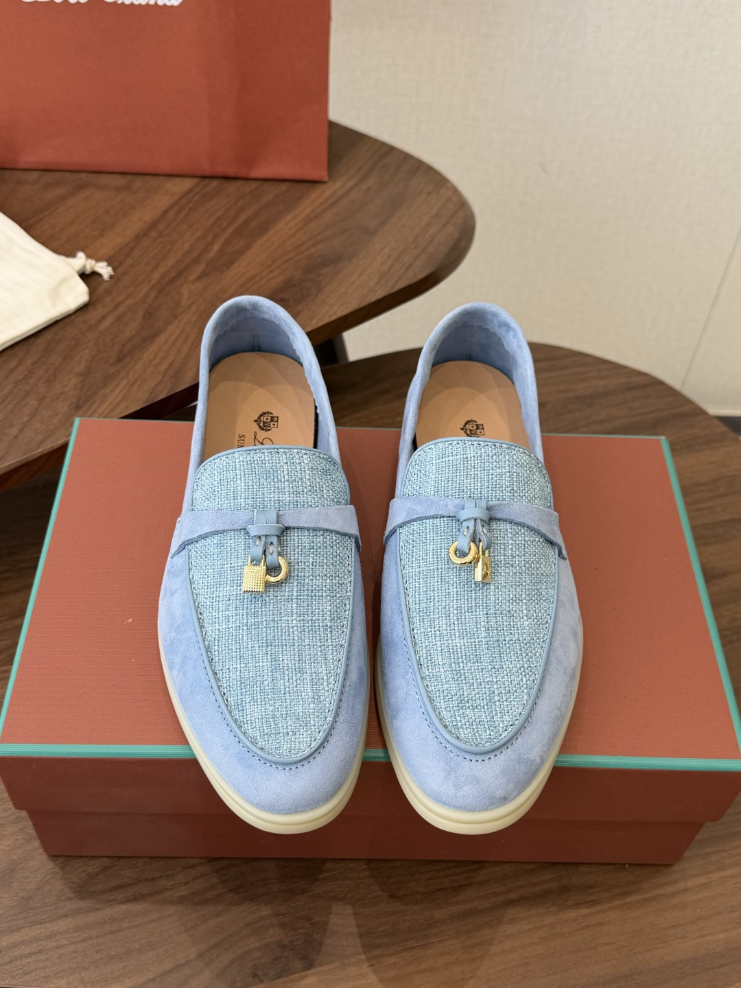 Loro Piana 诺悠翩雅吊坠款乐福鞋  loro Piana 神仙颜值，色系完美！！封神了！！！毫