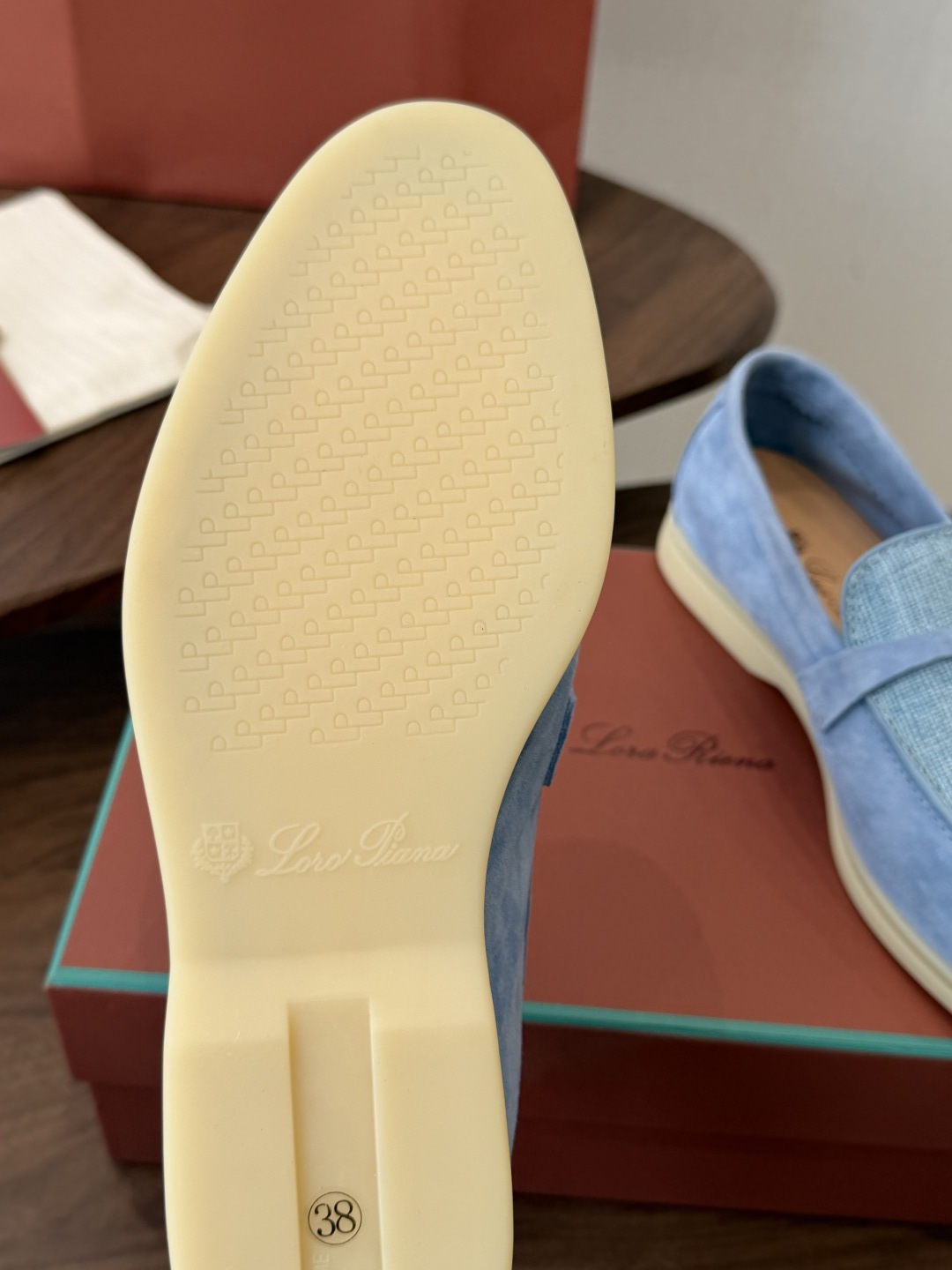 Loro Piana 诺悠翩雅吊坠款乐福鞋 loro Piana 神仙颜值,色系完美!!封神了!!!毫 Loro Piana 诺悠翩雅吊坠款乐福鞋 loro Piana 神仙颜值,色系完美!!封神了!!!毫