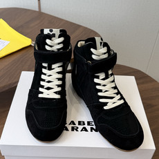 ISABEL MARANT 伊莎贝尔26ss款秋冬新款INS网红博主热推!一双简单又不失高级的靴子... ISABEL MARANT 伊莎贝尔26ss款秋冬新款INS网红博主热推!一双简单又不失高级的靴子...