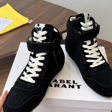 ISABEL MARANT 伊莎贝尔26ss款秋冬新款INS网红博主热推!一双简单又不失高级的靴子... ISABEL MARANT 伊莎贝尔26ss款秋冬新款INS网红博主热推!一双简单又不失高级的靴子...
