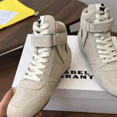 ISABEL MARANT 伊莎贝尔26ss款秋冬新款INS网红博主热推!一双简单又不失高级的靴子... ISABEL MARANT 伊莎贝尔26ss款秋冬新款INS网红博主热推!一双简单又不失高级的靴子...