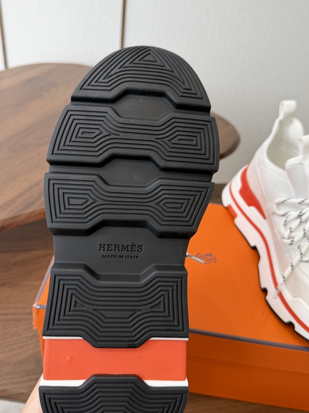 H家新品26ss Hermes 爱马仕 运动鞋 采用进口牛皮 进口麂皮镂空 运动时尚鞋面整圈头层小牛 H家新品26ss Hermes 爱马仕 运动鞋 采用进口牛皮 进口麂皮镂空 运动时尚鞋面整圈头层小牛