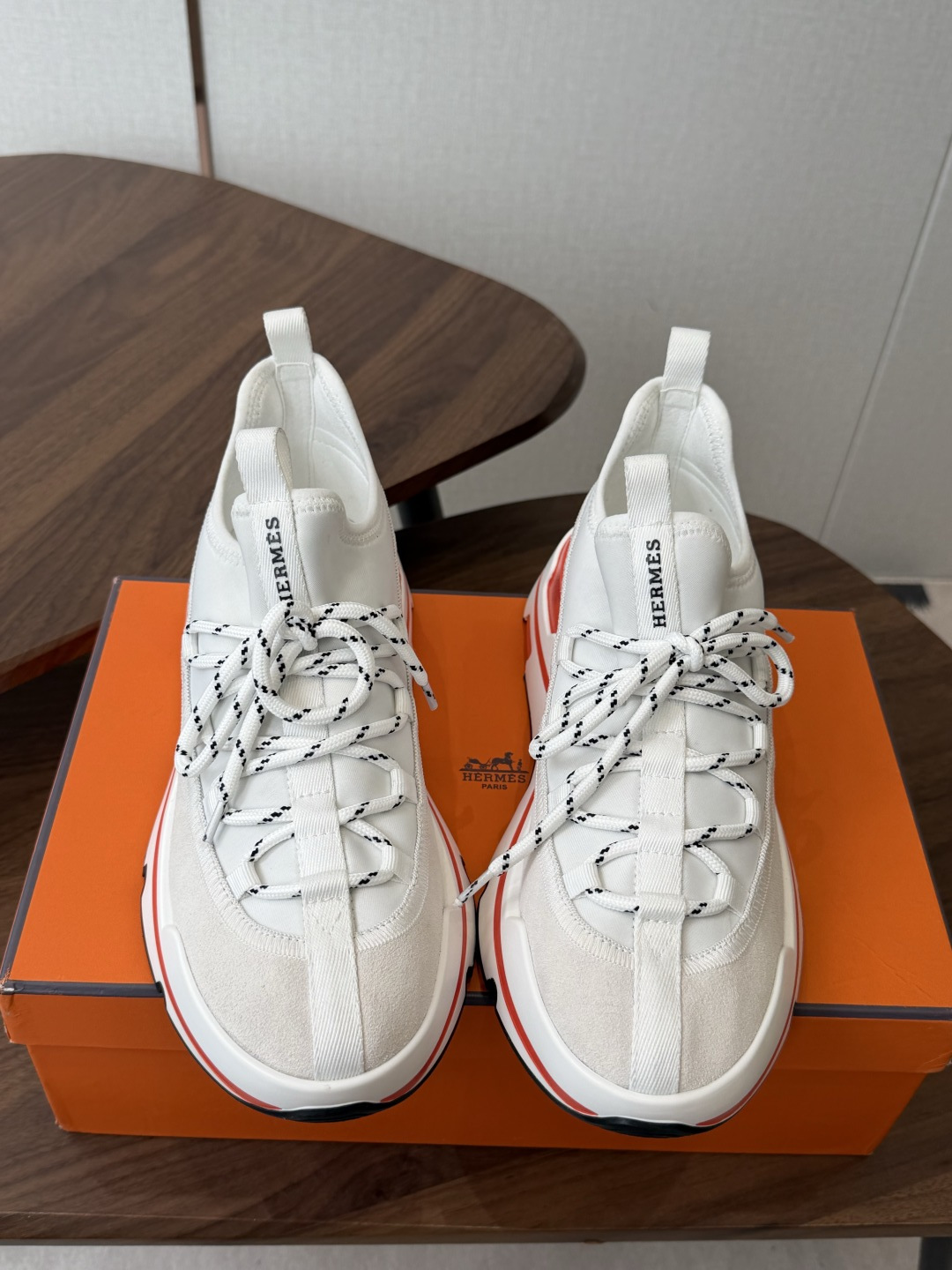 H家新品26ss  Hermes 爱马仕  运动鞋 采用进口牛皮 进口麂皮镂空 运动时尚鞋面整圈头层小牛