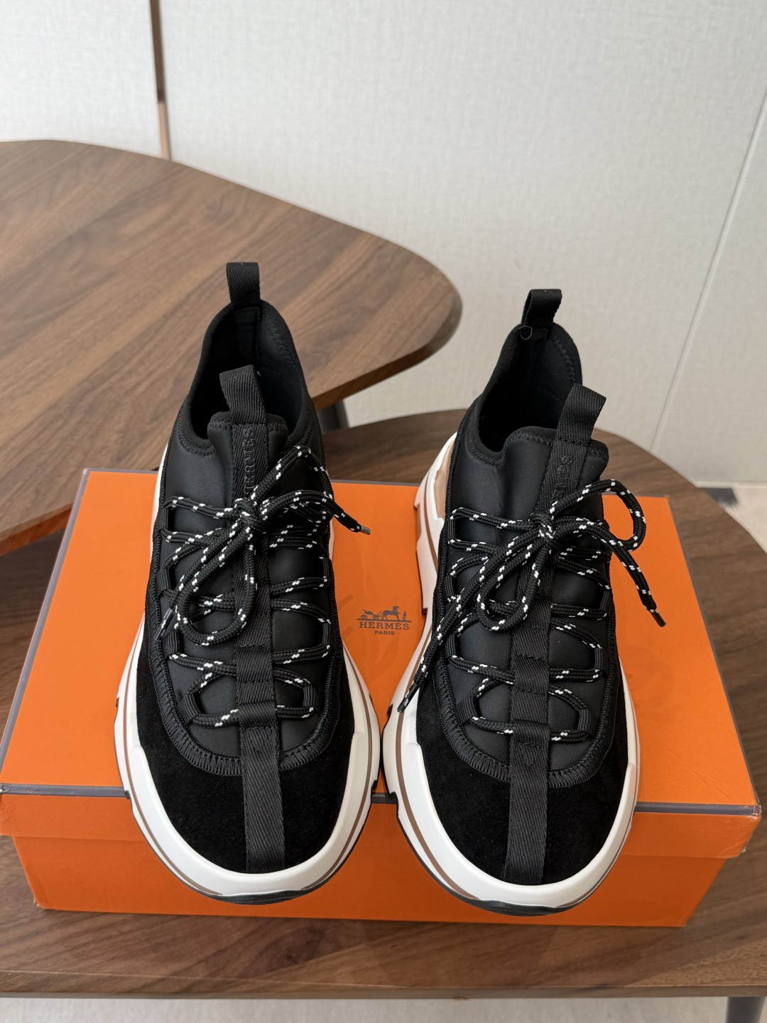 H家新品26ss  Hermes 爱马仕  运动鞋 采用进口牛皮 进口麂皮镂空 运动时尚鞋面整圈头层小牛